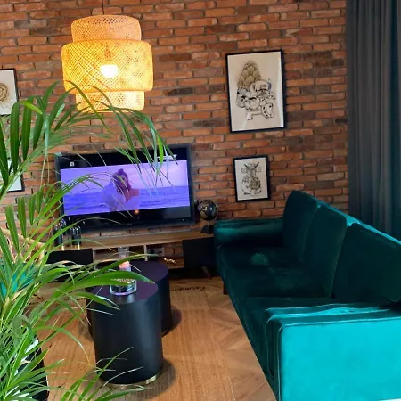 Apartament 14 *