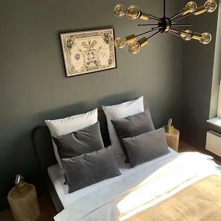 Apartament 14 *